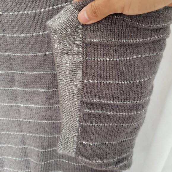 Woman Style and Co Grey Striped Sparkle Short Sleeve Top Blouse Size M - Picture 7 of 8